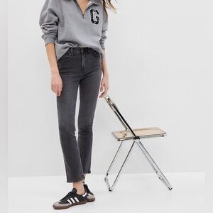 GAP Classic Straight High Rise Jean   Size 32/14 Short in Black